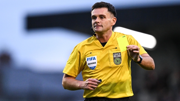Referee Rob Hennessy