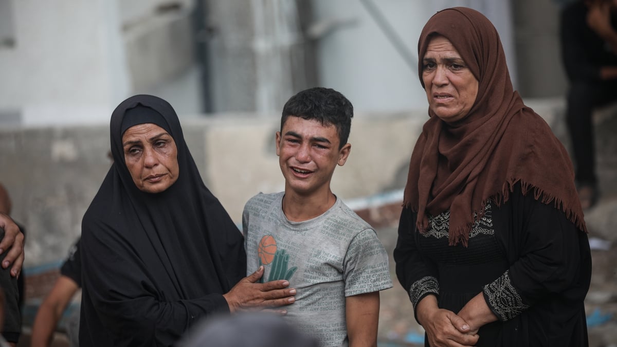British surgeon on treating children shot in Gaza