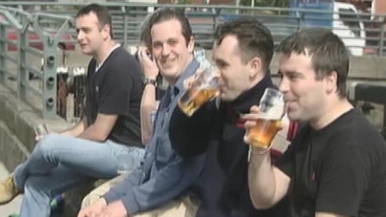 Outdoor drinking to be banned, 2000