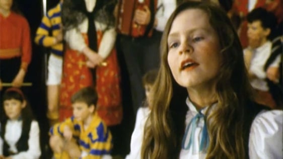 A young singer competing in Slógadh '85 in Mullingar, County Westmeath.