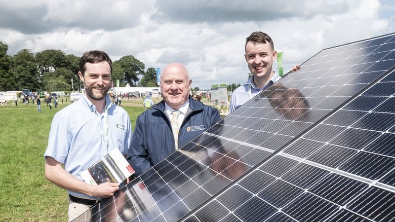 Dr John Upton Teagasc and Dr Darren Murphy MTU with Noel Grealish, Minister of State at the Department of Agriculture Food and the Marine.