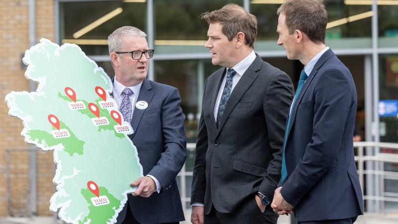 Tesco Ireland CEO, Geoff Byrne; Minister for Enterprise, Tourism and Employment, Peter Burke and Minister of State at the Department of Enterprise, Tourism and Employment, Alan Dillon