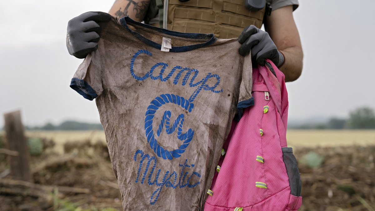 Deaths from Texas flooding surpass 100, officials say