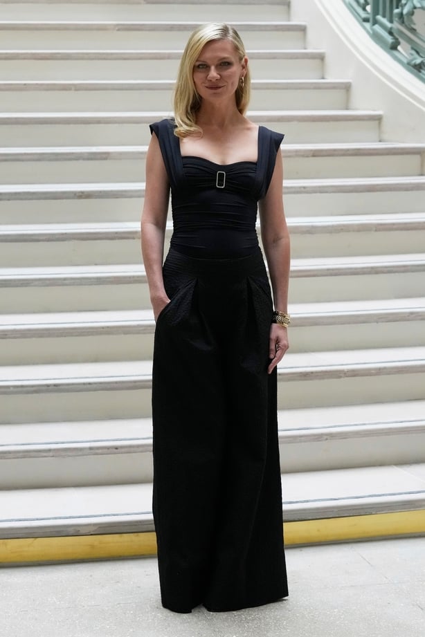 a person in a black dress
