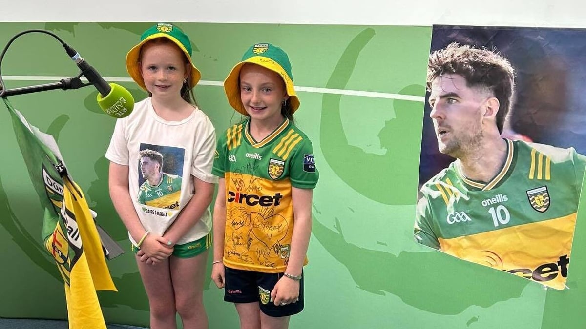 Béibhinn Nic Giolla Chearra, Lily Mae Ní Ghallachóir & Marie Uí Chearnaigh.