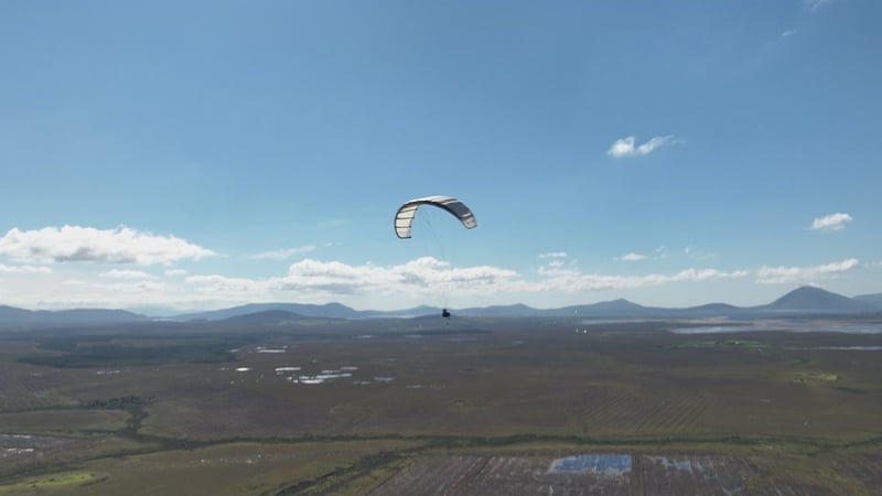 The kites can generate 2.5 to 4 tonnes of force on the tether