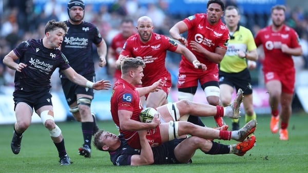 SWANSEA, WALES - APRIL 06: Jac Morgan of Ospreys tackles Taine Plumtree of Scarlets during the EPCR Challenge Cup Round of 16 match between Ospreys and Scarlets at Swansea.com Stadium on April 06, 2025 in Swansea, Wales. (Photo by Dan Istitene/Getty Image