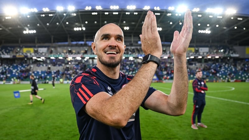 Joey O'Brien applauds the visiting fans after Shelbourne progressed in Europe