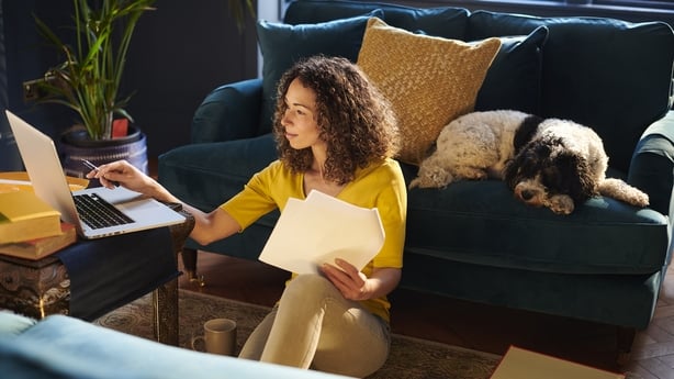 woman comparing deals on the internet