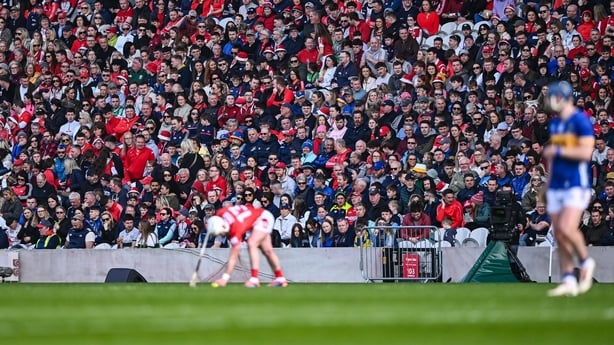 6 April 2025; Spectators look on as Patrick Horgan of Cork prepares to take a free during the Allianz Hurling League Division 1A final match between Tipperary and Cork at SuperValu Páirc Uí Chaoimh in Cork. Photo by Piaras Ó Mídheach/Sportsfile