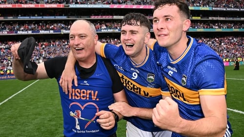 Liam Cahill (L) bore the logo of the Dillon Quirke Foundation on his bib