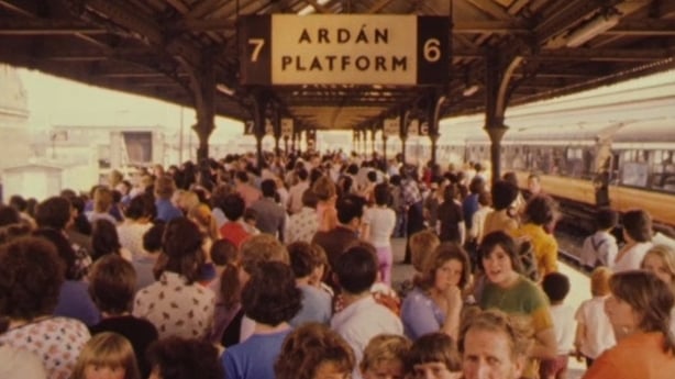 Packed platforms at Connolly Station in Dublin, 1975
