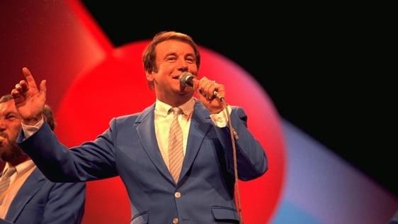 Irish singer Butch Moore at the Cork Opera House (1984)
