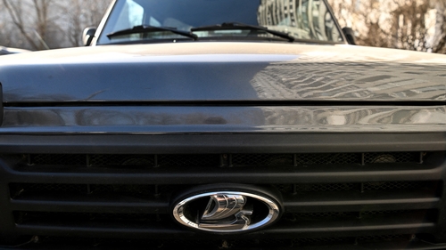 Sales at Russia's Avtovaz fell 25% to 155,481 units in the first half of this year