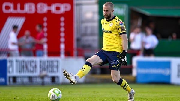 9 July 2025; Shelbourne goalkeeper Conor Kearns during the UEFA Champions League First Qualifying Round first leg match between Shelbourne and Linfield at Tolka Park in Dublin. Photo by Ben McShane/Sportsfile