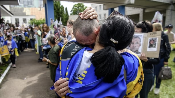 Prisoner of wars from Ukraine return from Russian captivity on 26 May