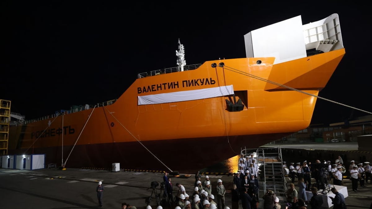 Data flags hundreds of Russian 'shadow fleet' visits to Irish EEZ