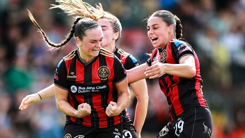 Bohemians' Alannah McEvoy, left, celebrates with team-mates Hannah O'Brien, right, and Sarah Power, after scoring their first goal of the game