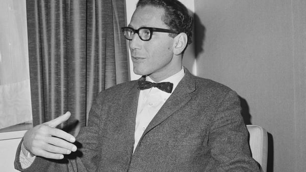 American satirical singer-songwriter, Tom Lehrer, UK, 27th October 1966. (Photo by Evening Standard/Hulton Archive/Getty Images)