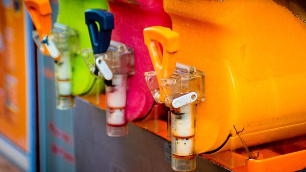 Slushy machine with three colourful flavours