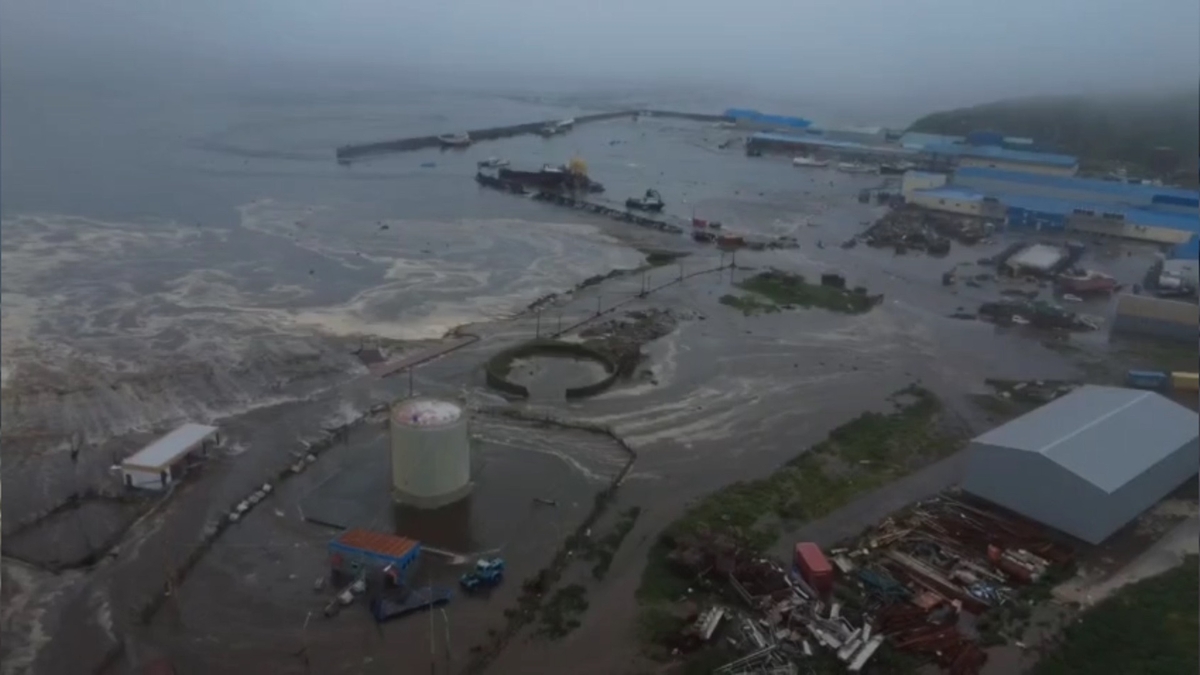 Russian Earthquake triggers Tsunami warnings across the Pacific  