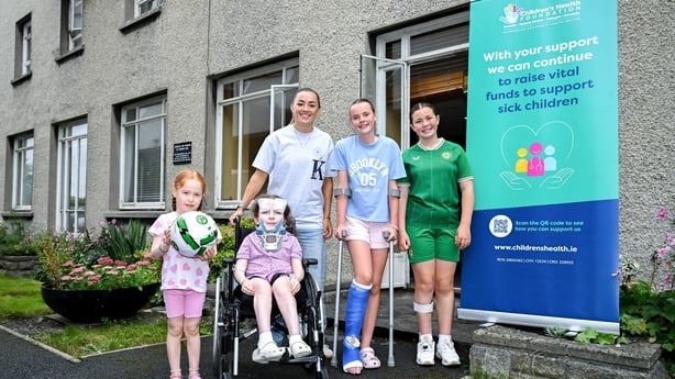 Children's Health Foundation (CHF) thanks Arsenal Player Katie McCabe for bringing smiles and Inspiration to Young Patients at Children's Health Ireland Crumlin. Republic of Ireland captain and Arsenal star Katie McCabe made a heartwarming visit to Children's Health Ireland (CHI) at Crumlin, meeting