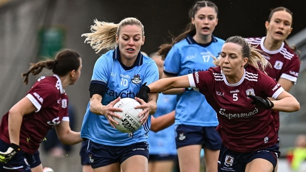 Nicole Owens of Dublin in action against Hannah Noone of Galway - 2025 TG4 All-Ireland semi-final