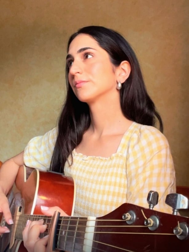 Portrait format picture of Spanish singer Renata Milan