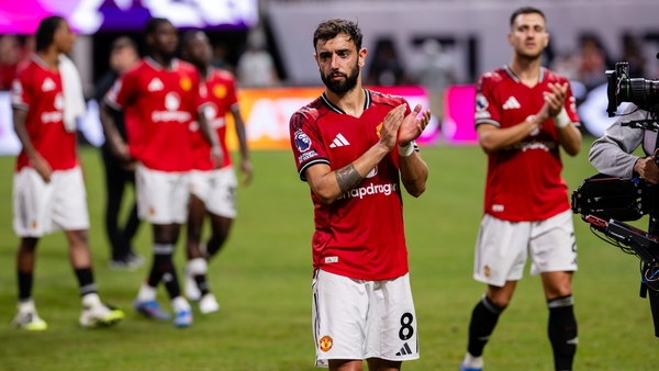 ATLANTA, GEORGIA - AUGUST 03: Bruno Fernandes of Manchester United applauds fans following the Premier League Summer Series match between Manchester United and Everton at Mercedes-Benz Stadium on August 03, 2025 in Atlanta, Georgia. (Photo by Ash Donelon/