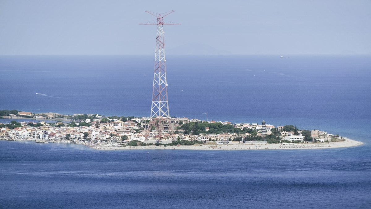 Sicily’s super suspension bridge
