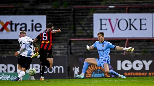 Dublin , Ireland - 1 August 2025; Josh Thomas of Drogheda United scores his side's first goal during the SSE Airtricity Men's Premier Division match between Bohemians and Drogheda United at Dalymount Park in Dublin. (Photo By Seb Daly/Sportsfile via Getty Images)