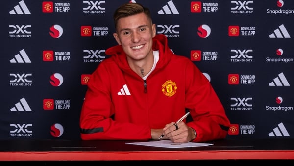 MANCHESTER, ENGLAND - AUGUST 09: (EXCLUSIVE COVERAGE) Benjamin Sesko of Manchester United poses after signing for the club at Carrington Training Ground on August 09, 2025 in Manchester, England. (Photo by Manchester United/Manchester United via Getty Ima