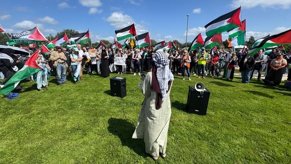 Marah Najim addressing the crowd at Shannon Airport