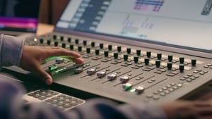 Tús Áite: Ten Ton Slug show image