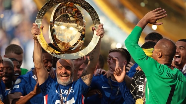EAST RUTHERFORD, NEW JERSEY - JULY 13: Enzo Maresca Chelsea FC Head Coach lifts the trophy as Chelsea celebrates following the FIFA Club World Cup 2025 final match between Chelsea FC and Paris Saint-Germain at MetLife Stadium on July 13, 2025 in East Rutherford, New Jersey. (Photo by Jonathan Moscro