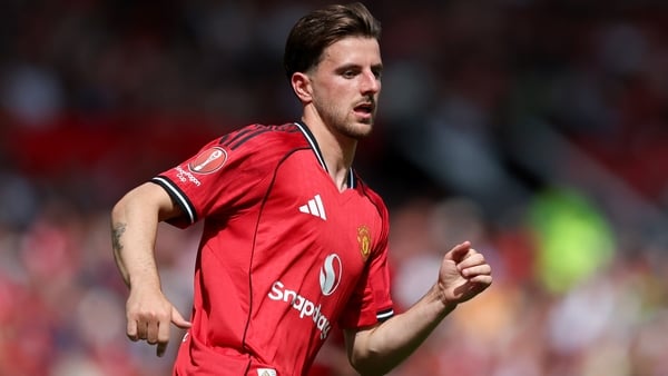 MANCHESTER, ENGLAND - AUGUST 09: Mason Mount of Manchester United looks on during the pre-season friendly match between Manchester United and ACF Fiorentina at Old Trafford on August 09, 2025 in Manchester, England. (Photo by Matt McNulty/Getty Images)