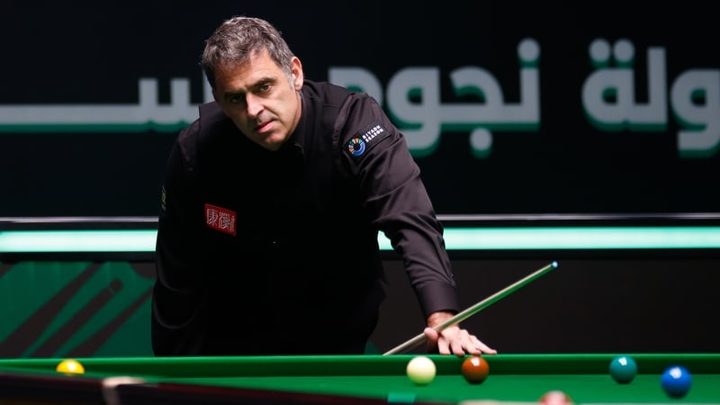 Ronnie O'Sullivan is through to the last four in Jeddah