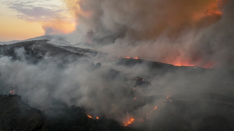 The fire began yesterday in the northwestern province of Canakkale