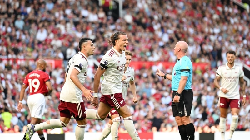 Riccardo Calafiori (c) fired Arsenal in front