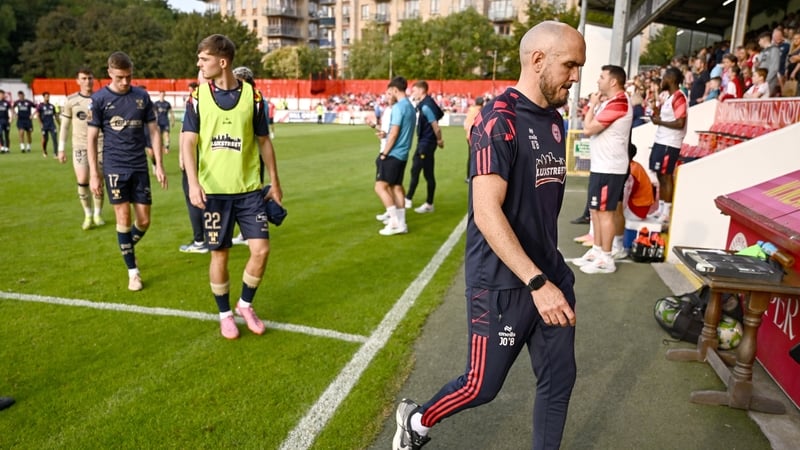 Joey O'Brien leaving the field of play at Richmond Park