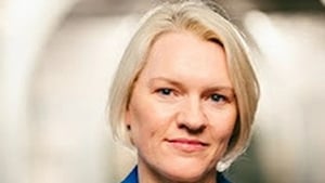 Mairéad Ní Mhaoilchiaráin ó Sheomra na Nuachta. show image