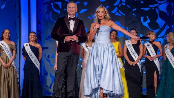 Dáithí Ó’Sé and Kathryn Thomas pictured on stage at the Kerry Sports Academy, MTU during the Rose of Tralee International Festival