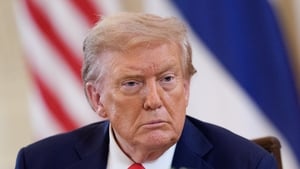 Donald Trump attempts to redraw the political map to hold power show image