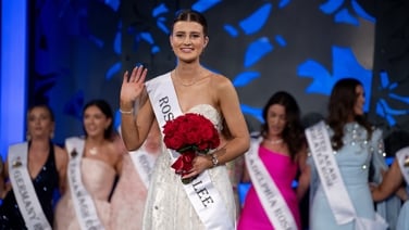 Laois Rose Katelyn Cummins crowned 2025 Rose of Tralee
