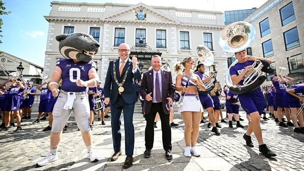 22 August 2025; Lord Mayor of Dublin Councillor Ray McAdam, second from left, and Kansas State president Dr Richard Linton with Kansas State mascot Willie the Wildcat and feature twirler Bailey Walke during a CEO Luncheon at Mansion House in Dublin ahead