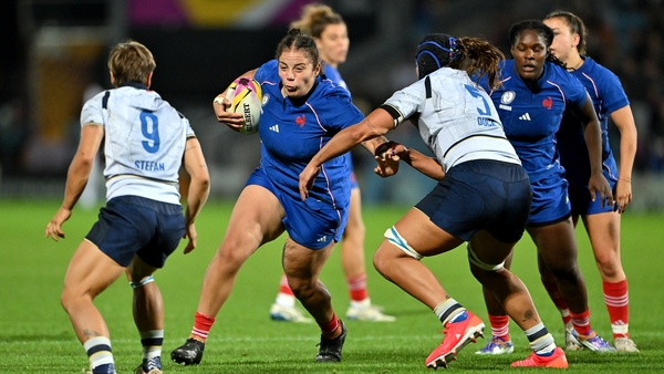 EXETER, ENGLAND - AUGUST 23: Assia Khalfaoui of France breaks with the ball whilst being challenged by Giordana Duca of Italy during the Women's Rugby World Cup 2025 Pool D match between France and Italy at Sandy Park on August 23, 2025 in Exeter, England