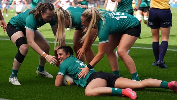 Ireland's Amee Leigh Costigan (bottom centre) celebrates