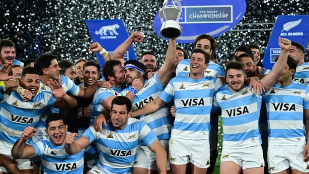 BUENOS AIRES, ARGENTINA - AUGUST 23: Players of Argentina celebrate after winning a Rugby Championship 2025 match between Argentina Pumas and New Zealand All Blacks at Jose Amalfitani Stadium on August 23, 2025 in Buenos Aires, Argentina. (Photo by Rodrigo Valle/Getty Images)