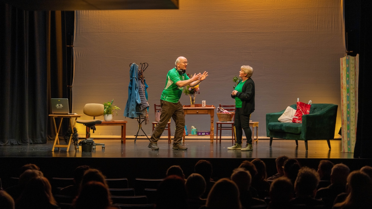 Maidhc P Ó Conaola, Aisteoirí an Spidéil & Máire Ní Fhearraigh, Ardán Mhaigh Eo.