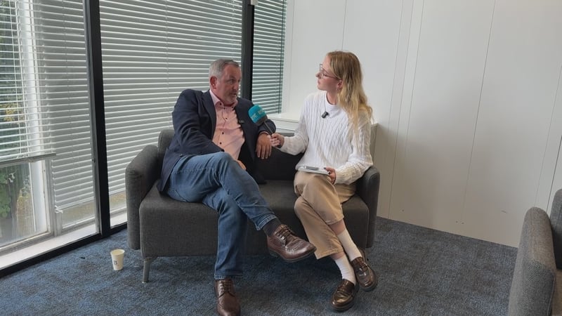 Shauna Burdis speaks with guidance counsellor Donnchadh O'Mahony
